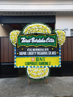 Papan Bunga Duka di Aweku