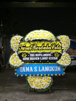 Papan Bunga Duka di Aweku