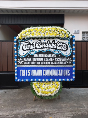 Papan Bunga Duka di Aweku